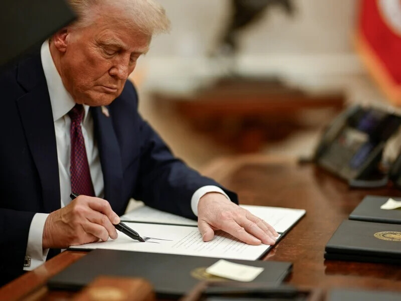 Трамп підписав новий закон щодо Тайваню: Китай обурений